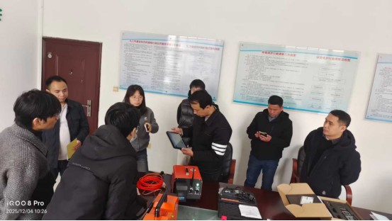 青岛辰飞环保技术人员走进江西某环保局产品培训